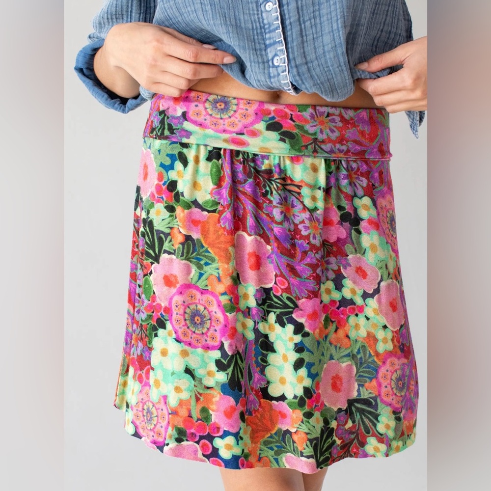 Natural Life Live-In-It Knit "ButterSoft" Mini Skirt SIZE MEDIUM BRAND NEW